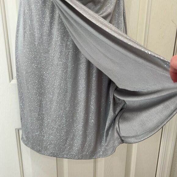 Dressbarn Size Petite 4 Sparkling Silver Metallic Sleeveless Ruched Mini Dress - Picture 7 of 13